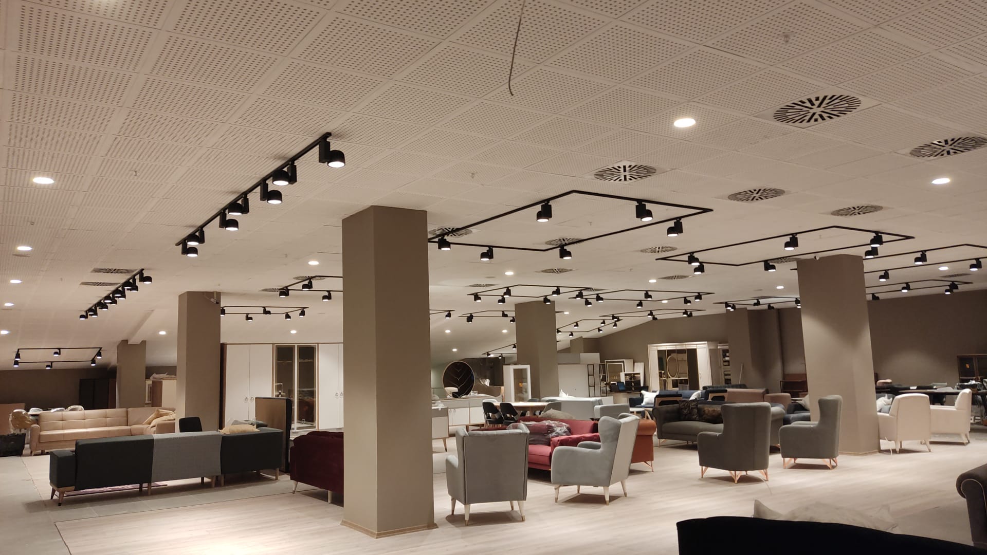 veratc-Erzurum-Sultan-Magazalari-Istikbal